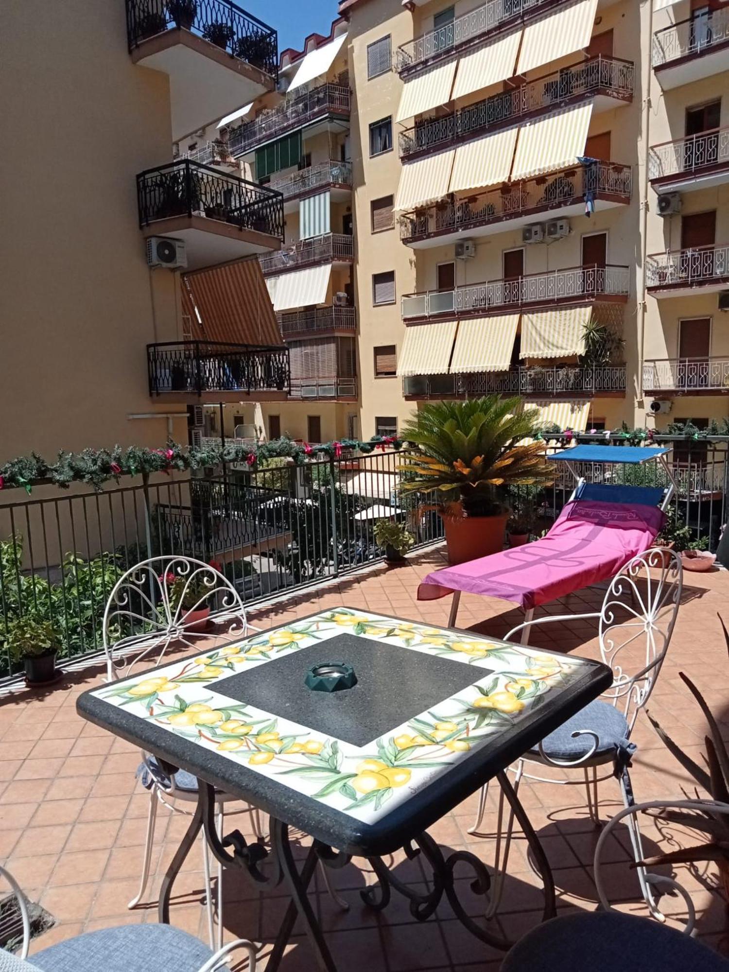 La Terrazza Di Monica & Teresa Bed and Breakfast Portici Εξωτερικό φωτογραφία